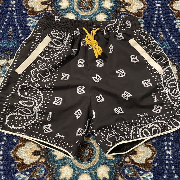 Rhude Black and White Patterned Shorts - Picture 1 of 3
